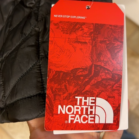 BRAND NEW-The North Face® ThermoBall™ Trekker Jacket - Picture 8 of 15